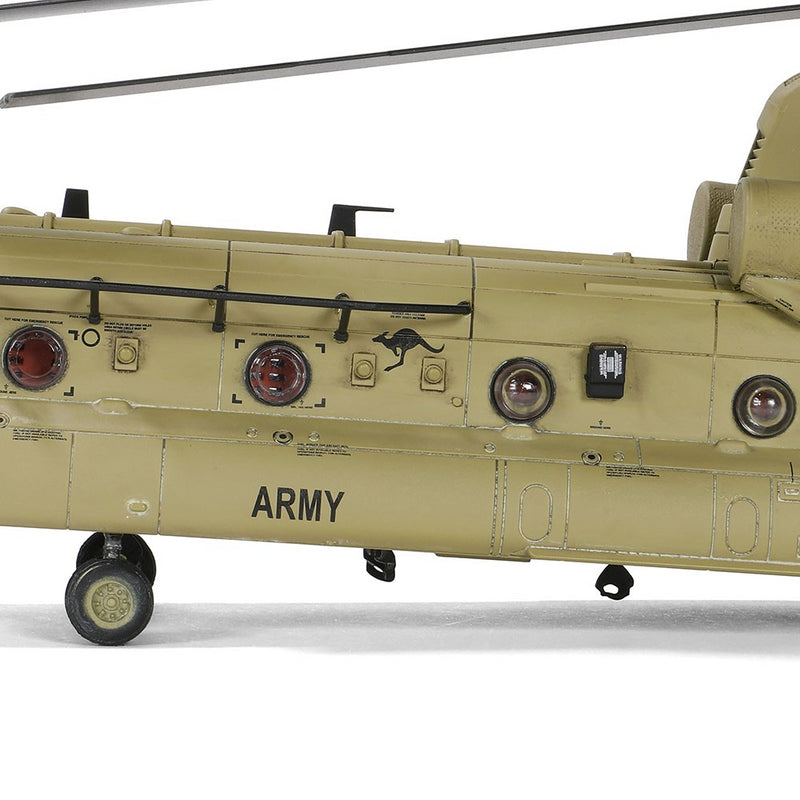 Australia Boeing Chinook CH-47 1:72 Scale Forces of Valor 821004F-1