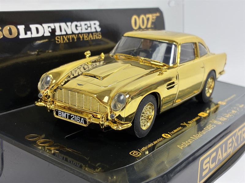 James Bond 007 Aston Martin DB5 Goldfinger 50th Anniversary Gold Edition 1:32 Scalextric C4550A