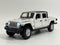 Jeep Grand Cherokee White LHD Light and Sound 1:32 Scale Tayumo 32170011