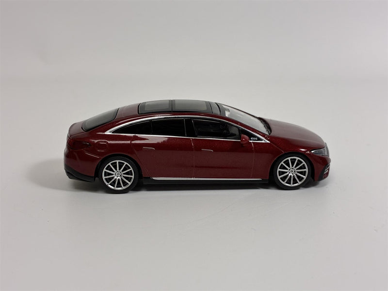 Mercedes Benz EQS 580 4MATIC Red Metallic RHD 1:64 Mini GT MGT00970R