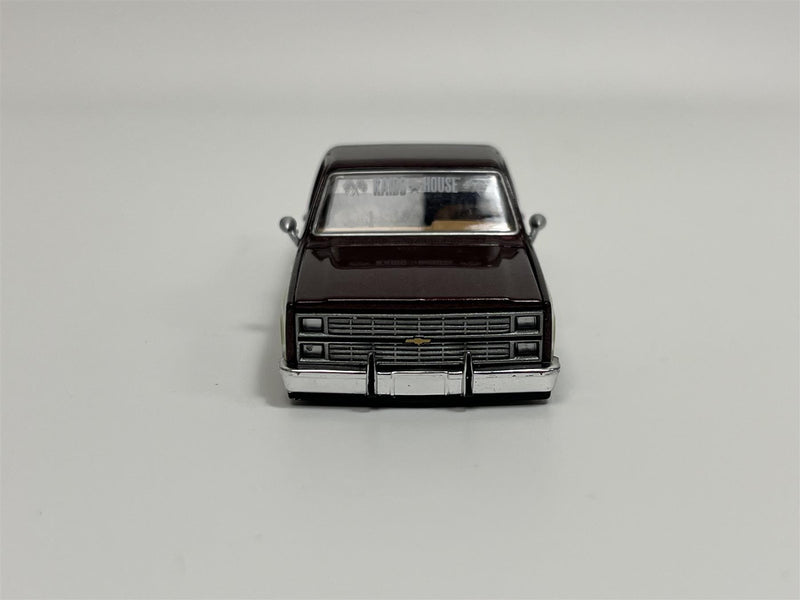 Chevrolet Silverado Kaido House Vintage Spec V1 1:64 Mini GT KHMG145