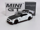 Nissan GT-R Nismo R35 2024 Brilliant White Pearl LHD 1:64 Mini GT MGT01045L