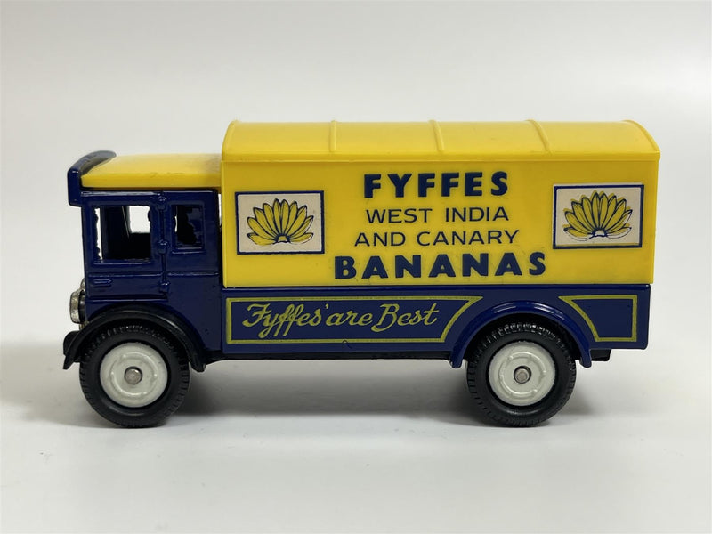 The Village Collection Fyffes Bananas Cameo From Corgi VCC05D S6