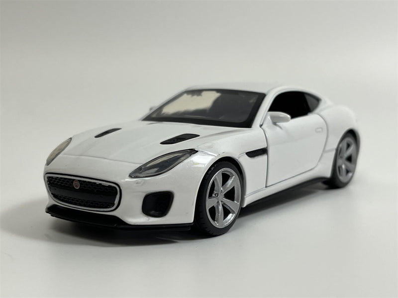 Jaguar F Type White LHD 1:36 Scale Pull & Go Tayumo 36100030
