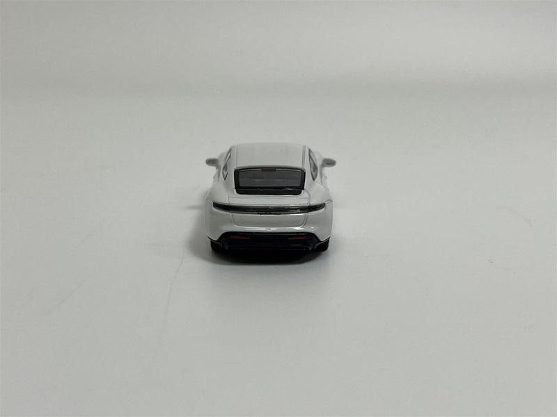 Porsche Taycan Turbo S 2019 White Metallic 1:87 Minichamps 870068400