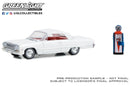 1963 Chevrolet Bel Air With Vintage Gas Pump 1:64 Scale Greenlight 97150A