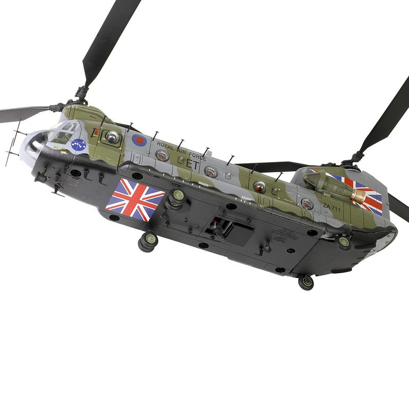 Royal Air Force Chinook HC MK1 Helicopter 1:72 Scale Forces of Valor 821003A