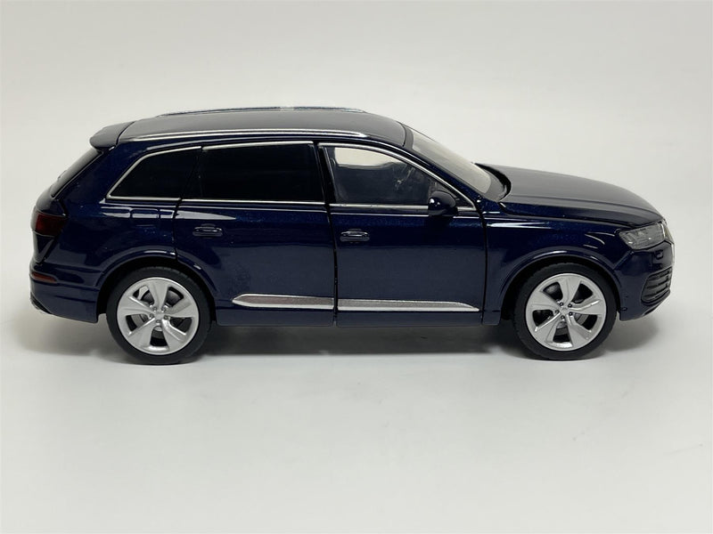 Audi Q7 Blue LHD 1:32 Scale Tayumo 32140027