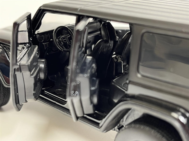 Jeep Wrangler Sahara LHD Black Light & Sound 1:32 Scale 32170014