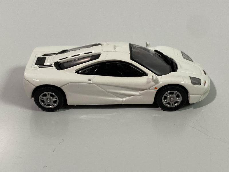 minichamps 870133822 mclaren f1 roadcar 1994 white 1:87 scale