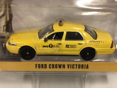 2011 ford crown victoria new york taxi yellow 1:64 greenlight 29773