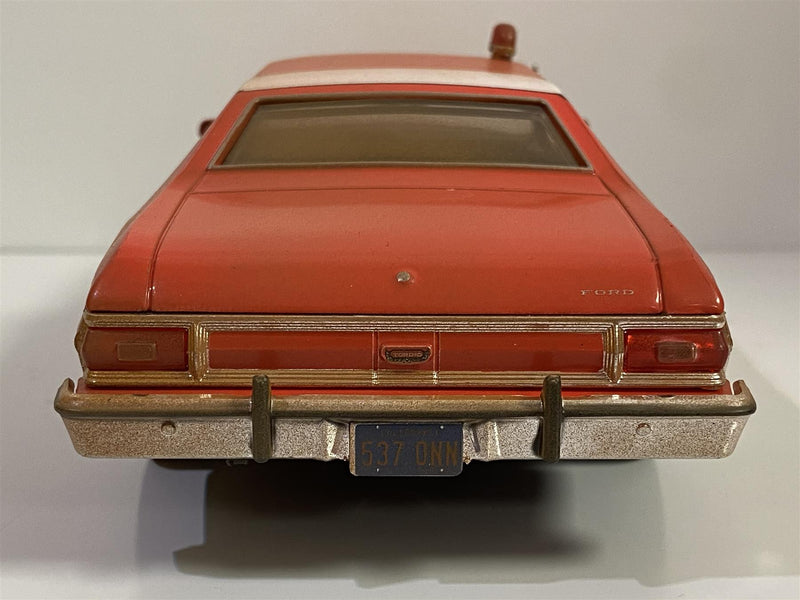 starsky and hutch 1976 ford gran torino weathered 1:24 greenlight 84113