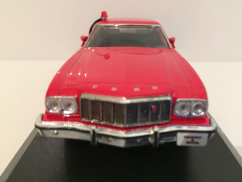 starsky & hutch 1976 ford gran torino greenlight 86442 1:43 scale