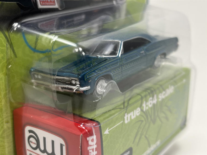 Custom Lowriders 1966  Chevy Impala SS 1:64 Scale AutoWorld CP7740