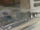 1983 gmc jimmy sierra and trailer chase model 1:64 greenlight 32210a