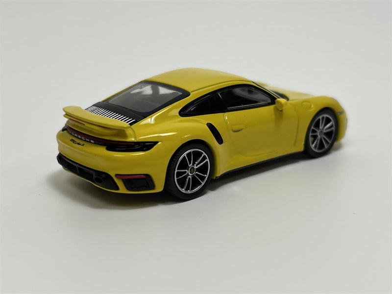 Miniature Porsche 911 Turbo S LHD python green Mini GT 1/64 – Motors  Miniatures
