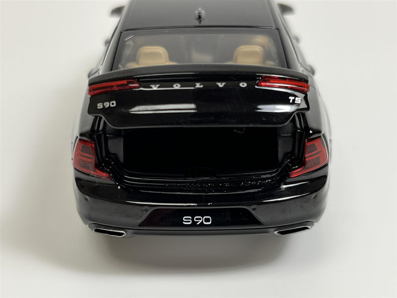 Volvo S90 LHD Light & Sound Onyx Black 1:32 Scale Tayumo 32100012