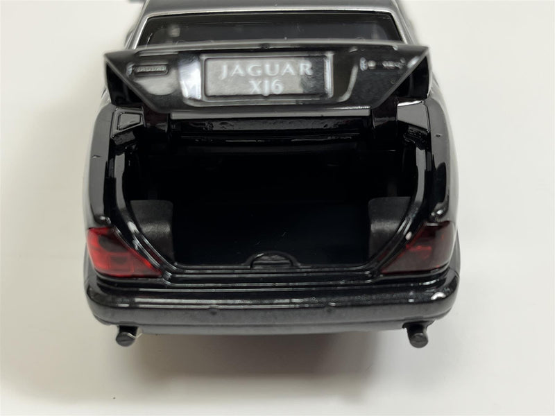 Jaguar XJ6 Midnight Black LHD 1:32 Scale Light & Sound Tayumo 32110016