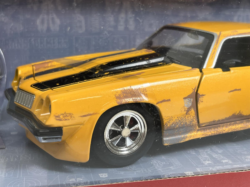 Transformers 1977 Chevy Camaro Bumble Bee with Collectible Coin 1:24 Jada 253115001