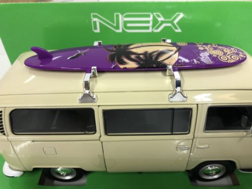 1972 volkswagen bus t2 cream with surfboard 1:24 27 scale welly 22472sbc