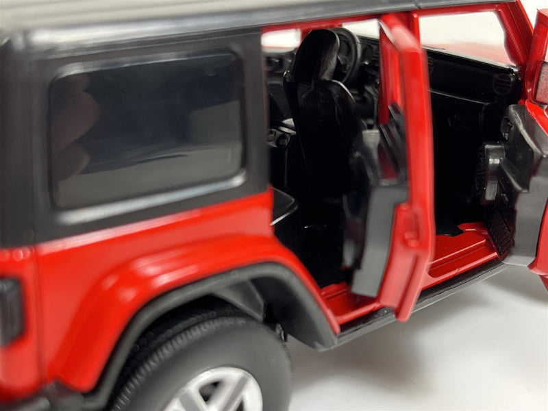 Jeep Wrangler Sahara LHD Red 1:32 Scale Light & Sound Tayumo 32120001