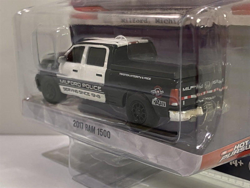 2017 ram 1500 milford police hot pursuit 1:64 greenlight 42980e