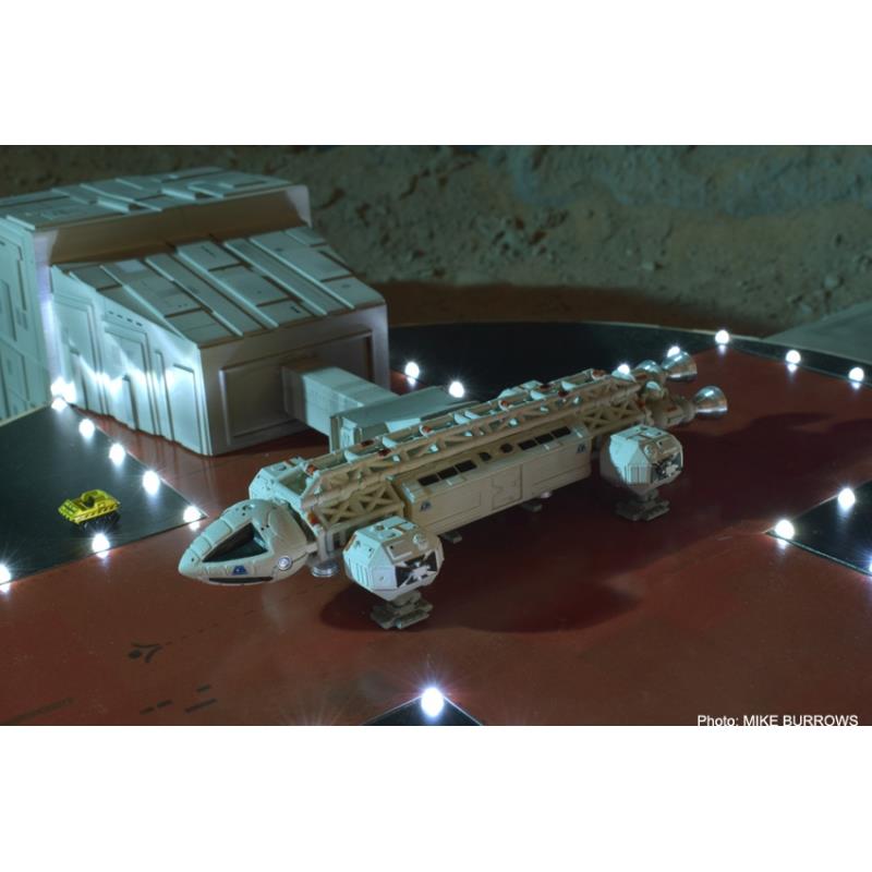 space 1999 alpha launch pad with eagle one and lights and sound sixteen12 stalp-1