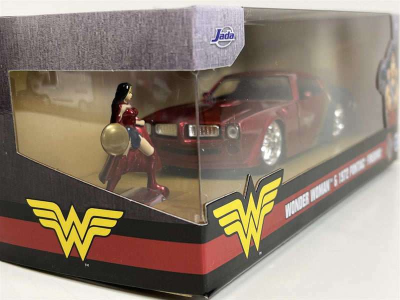 Wonder Woman and 1972 Pontiac Firebird 1:32 Scale Jada 253253009