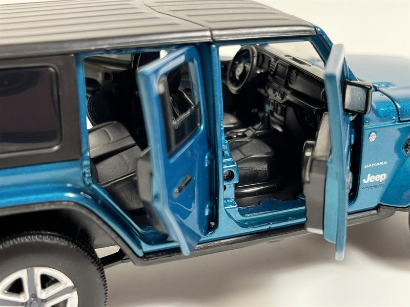 Jeep Wrangler Sahara LHD Bikini Pearl Light & Sound 1:32 Scale 32170017