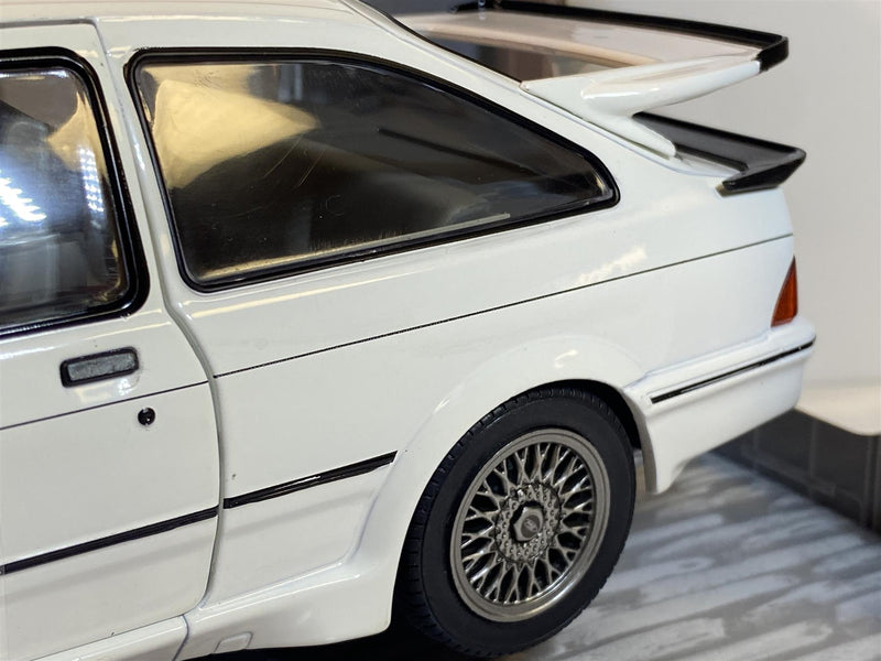ford sierra rs500 white 1:18 scale solido 1806104