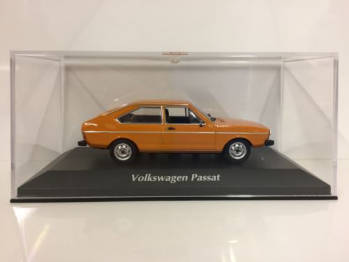 maxichamps 940054201 volkswagen passat 1975 orange 1:43 scale