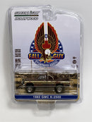 Fall Guy 1982 GMC K 2500 Weathered 1:64 Scale Greenlight 44965F