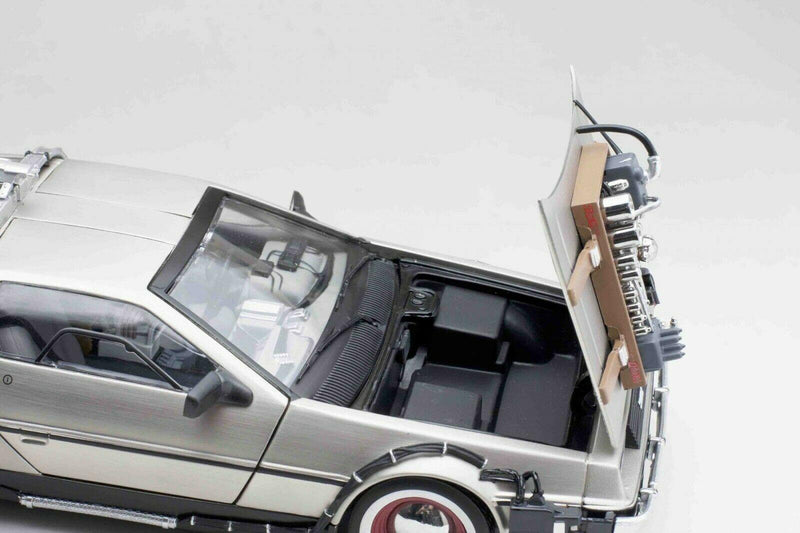 back to the future iii time machine 1:18 scale sun star 2712