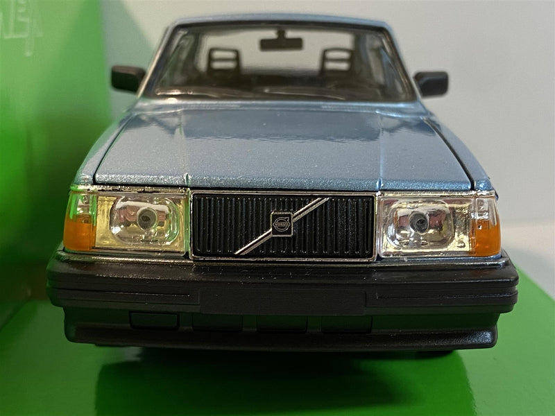 volvo 240 gl blue metallic 1:24 scale welly 24102b