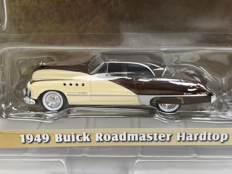 1949 Buick Roadmaster Hardtop & Airstream 16 FT Bambi Custom 1:64 32260A