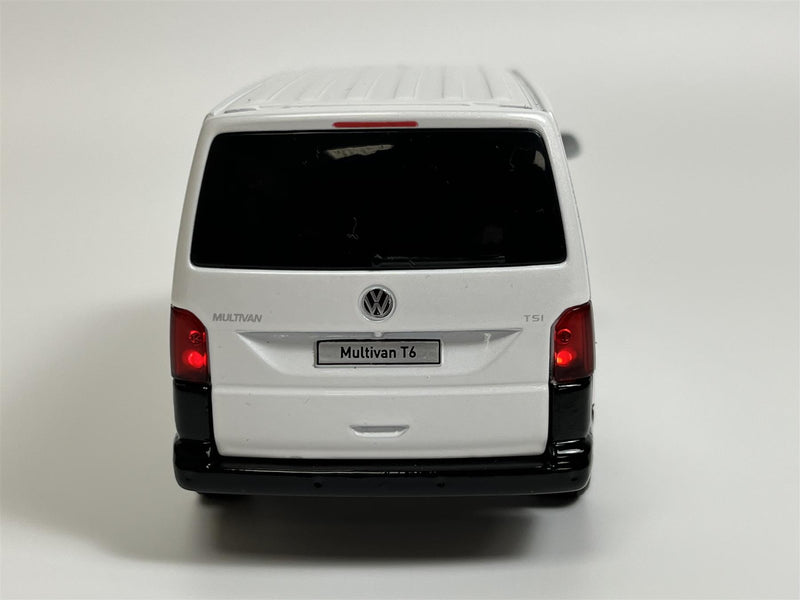 Volkswagen Multivan LHD Light & Sound Candy White 1:32 Scale Tayumo 32135023