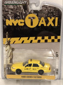 2011 ford crown victoria new york taxi yellow 1:64 greenlight 29773