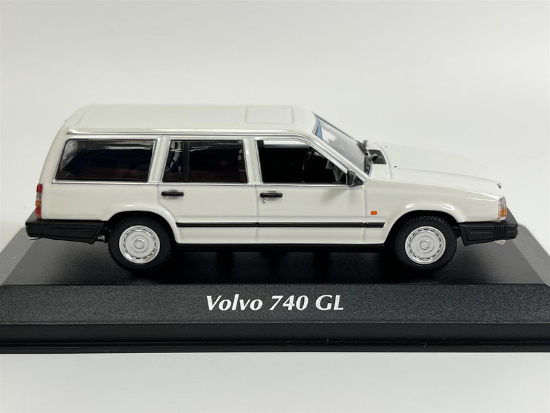 Volvo 740 GL 1986 White 1:43 Maxichamps 940171710
