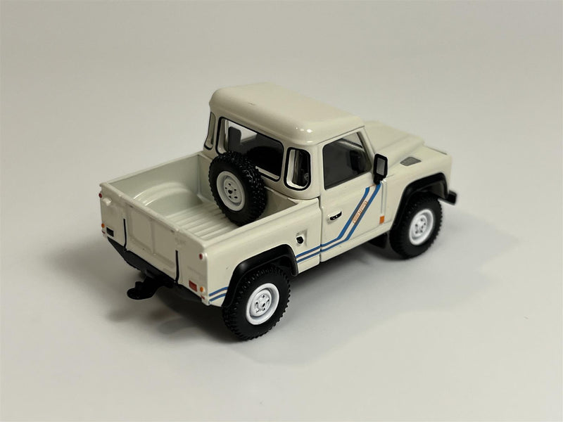 Land Rover Defender 90 Pick Up White 1:64 Scale Mini GT MGT00338L