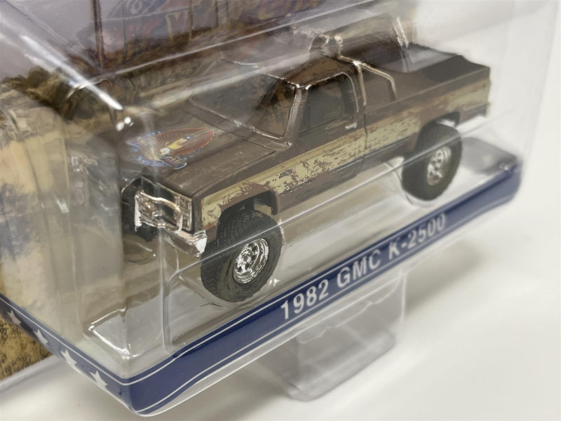 Fall Guy 1982 GMC K 2500 Weathered 1:64 Scale Greenlight 44965F