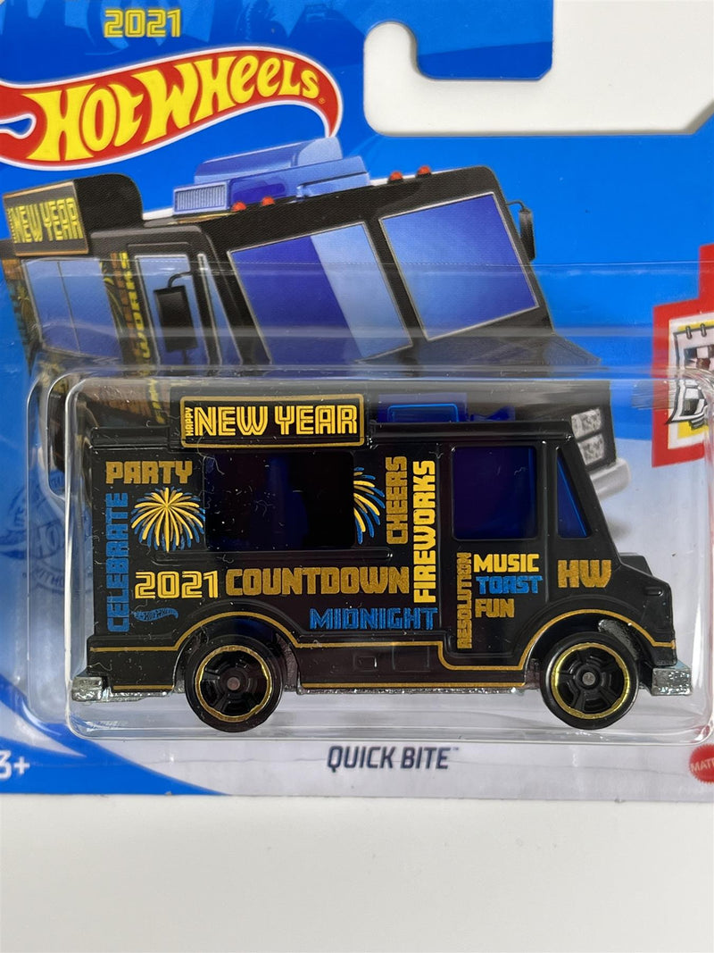 Hot Wheels New Year 2021 Quick Bite Holiday Racers 1:64 GRY78M521 B1