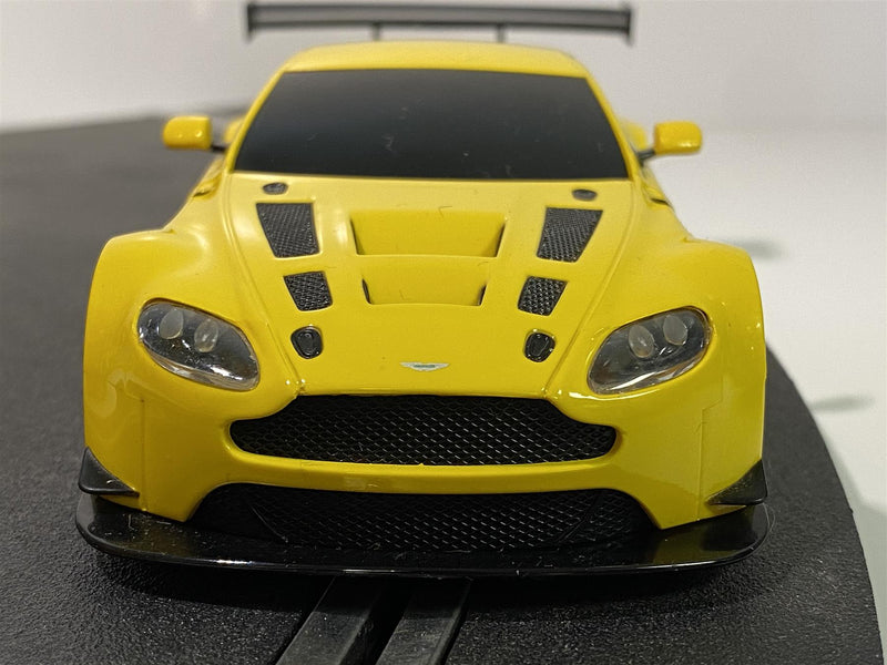 aston martin vantage gt3 yellow scalextric 1:32 scale unboxed new