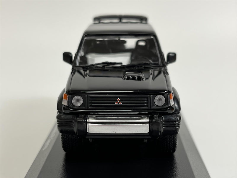 Mitsubishi Pajero 1991 Black 1:43 Maxichamps 940163370