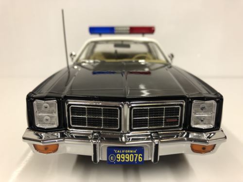 the terminator dodge monaco police with t-800  greenlight 19042 1:18 scale