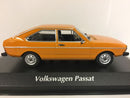 maxichamps 940054201 volkswagen passat 1975 orange 1:43 scale