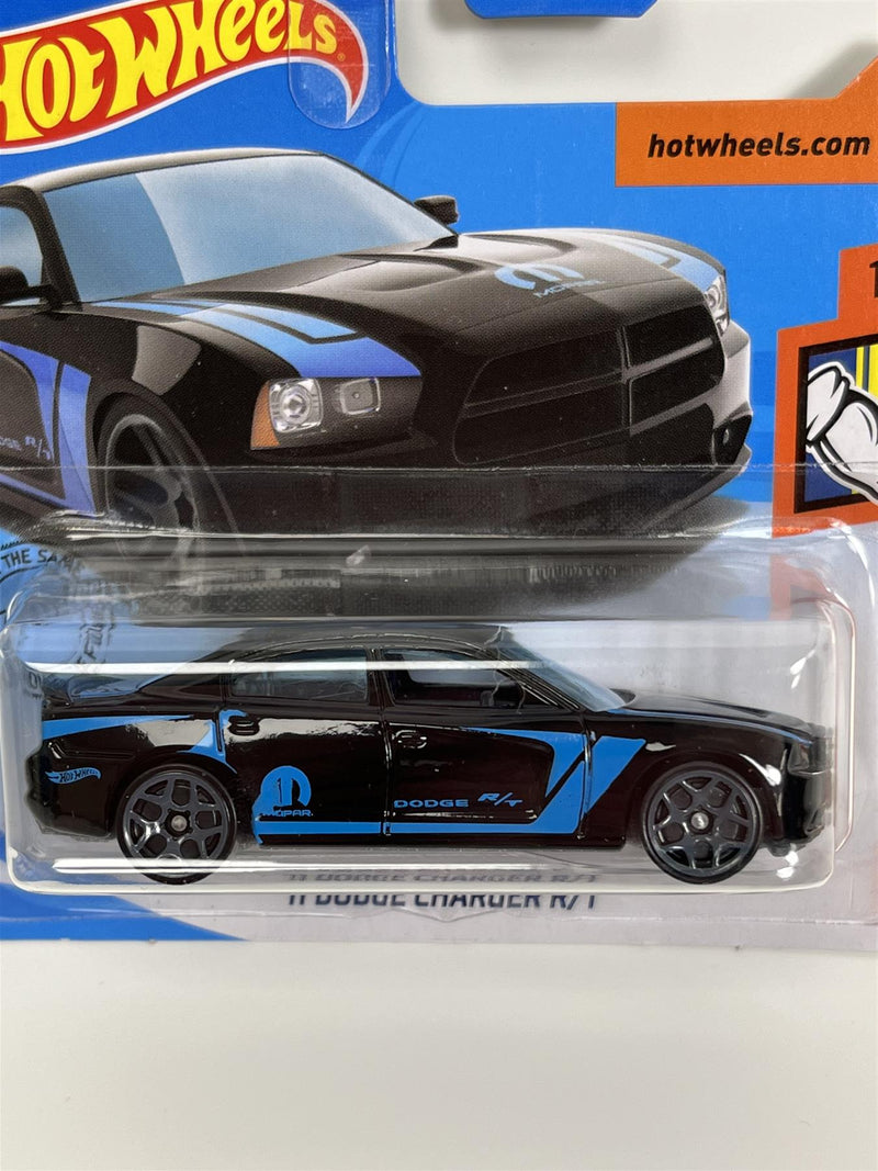 Hot Wheels 2011 Dodge Charger RT Muscle Mania 1:64 FYG76D520 B2