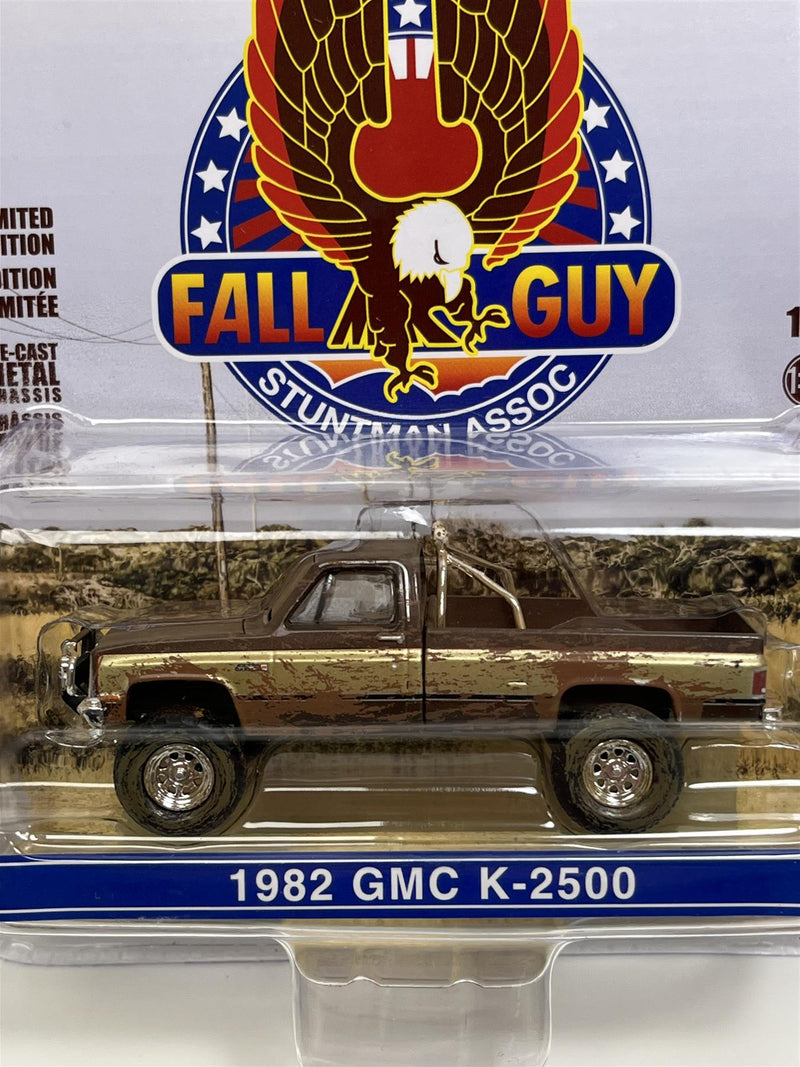 Fall Guy 1982 GMC K 2500 Weathered 1:64 Scale Greenlight 44965F