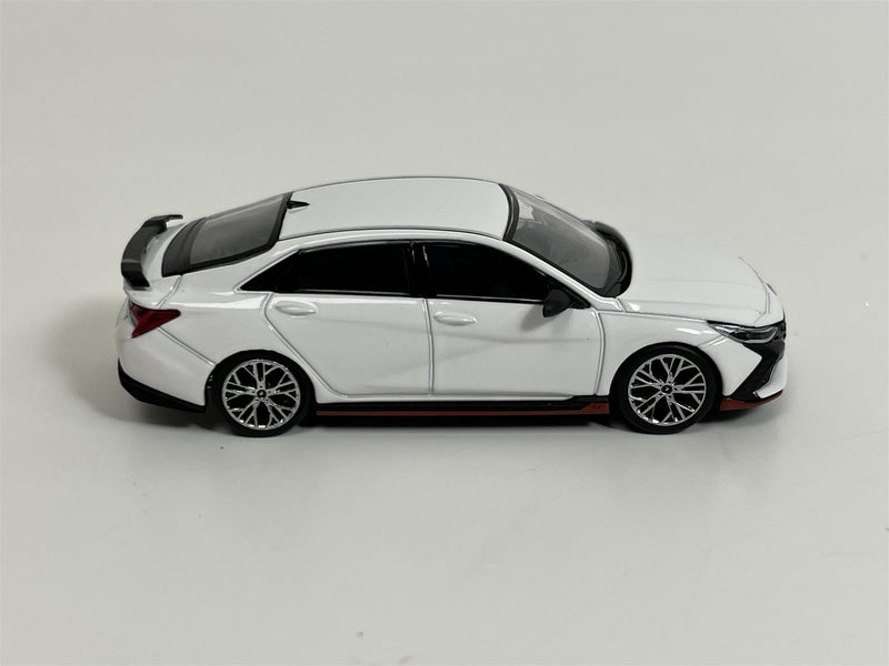 Hyundai Elantra N Ceramic White LHD 1:64 Scale Mini GT MGT00427L