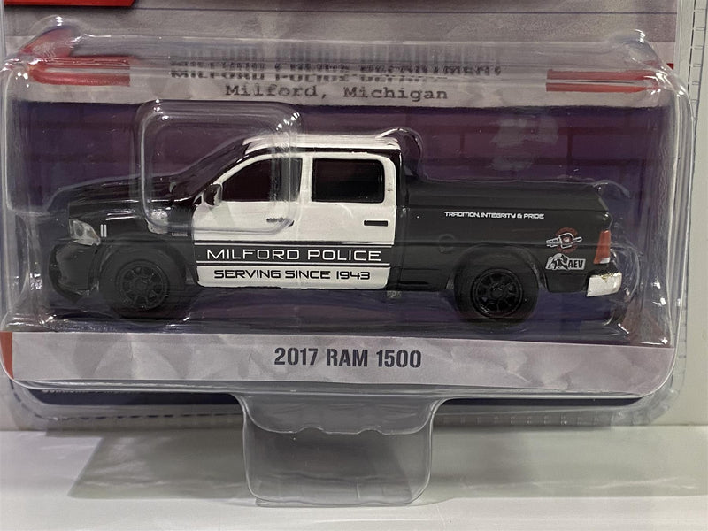 2017 ram 1500 milford police hot pursuit 1:64 greenlight 42980e