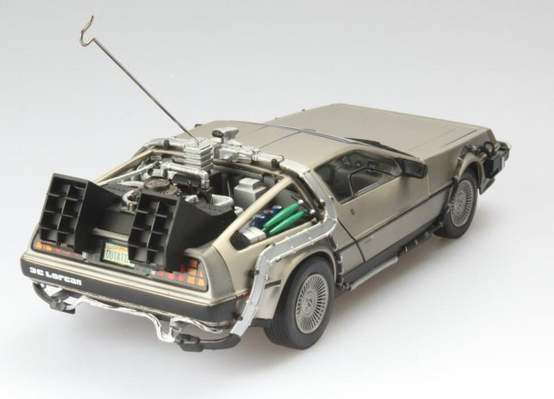 back to the future 1983 delorean 1:18 scale sun star 2711